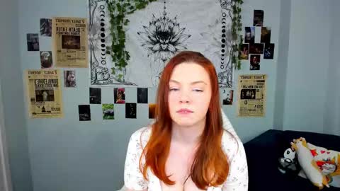 Snapshot of agnia_white chatting on 11/21/25, 11:09 Agnia White online show from 11/21/25, 11:09