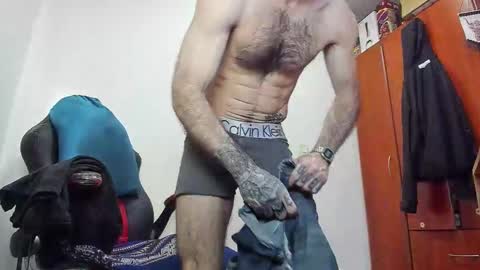 Snapshot of aguslover chatting on 11/08/25, 07:34 Agustin online show from 11/08/25, 07:34