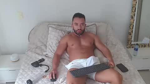 Snapshot of agustinsr chatting on 10/22/25, 04:51 agustinsr online show from 10/22/25, 04:51