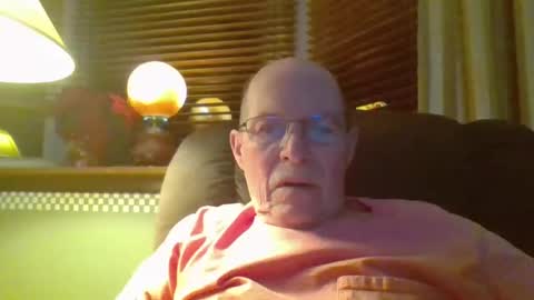 Snapshot of aguynrkfrd chatting on 12/22/24, 09:44 aguynrkfrd online show from 12/22/24, 09:44