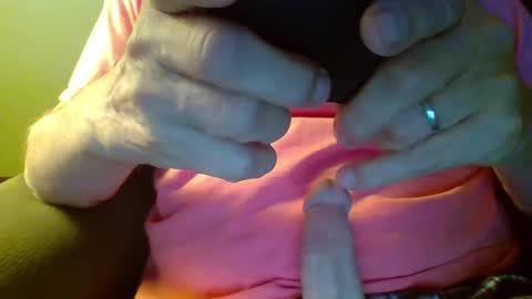 Snapshot of aguynrkfrd chatting on 12/23/24, 10:32 aguynrkfrd online show from 12/23/24, 10:32