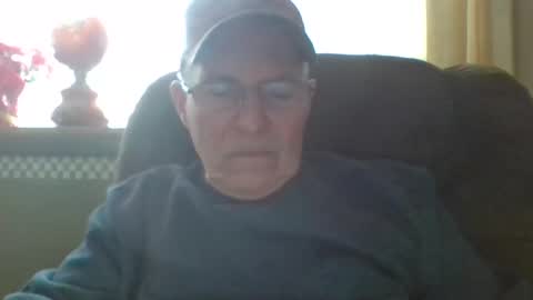 Snapshot of aguynrkfrd chatting on 12/24/24, 06:28 aguynrkfrd online show from 12/24/24, 06:28