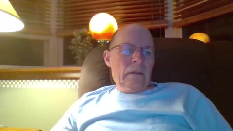 Snapshot of aguynrkfrd chatting on 10/02/25, 09:27 aguynrkfrd online show from 10/02/25, 09:27