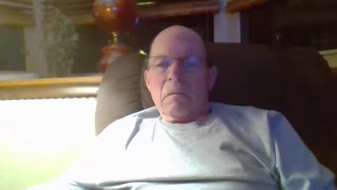 Snapshot of aguynrkfrd chatting on 12/14/25, 09:47 aguynrkfrd online show from 12/14/25, 09:47