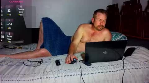 Snapshot of ahardman10 chatting on 02/18/26, 11:44 Blue Eyed Handsome Man online show from 02/18/26, 11:44