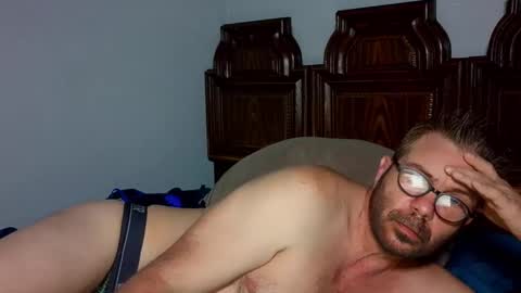 Snapshot of ahardman10 chatting on 03/05/26, 01:23 Blue Eyed Handsome Man online show from 03/05/26, 01:23