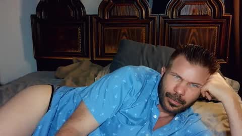 Snapshot of ahardman10 chatting on 03/16/26, 10:03 Blue Eyed Handsome Man online show from 03/16/26, 10:03