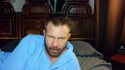 Snapshot of ahardman10 chatting on 03/20/26, 01:21 Blue Eyed Handsome Man online show from 03/20/26, 01:21