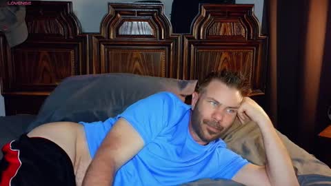 Snapshot of ahardman10 chatting on 03/21/26, 01:32 Blue Eyed Handsome Man online show from 03/21/26, 01:32