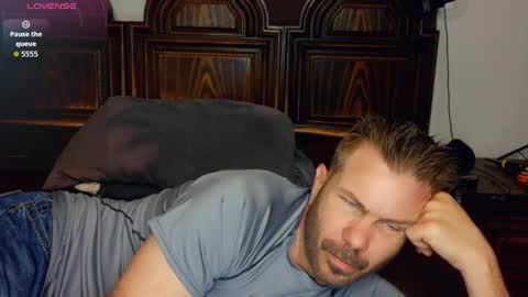 Snapshot of ahardman10 chatting on 03/27/26, 09:36 Blue Eyed Handsome Man online show from 03/27/26, 09:36