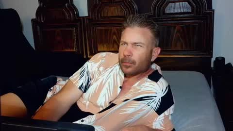 Snapshot of ahardman10 chatting on 04/12/26, 11:32 Blue Eyed Handsome Man online show from 04/12/26, 11:32