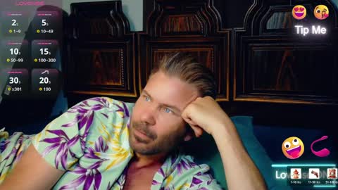 Snapshot of ahardman10 chatting on 04/27/26, 12:41 Blue Eyed Handsome Man online show from 04/27/26, 12:41