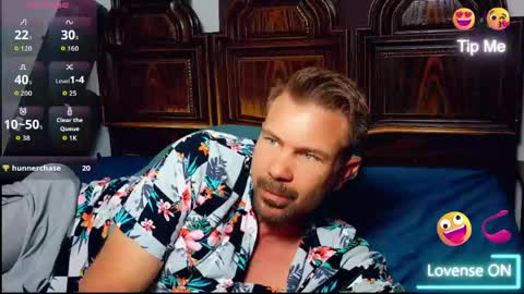 Snapshot of ahardman10 chatting on 04/30/26, 01:12 Blue Eyed Handsome Man online show from 04/30/26, 01:12