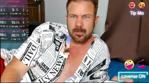 Snapshot of ahardman10 chatting on 05/15/26, 01:12 Blue Eyed Handsome Man online show from 05/15/26, 01:12