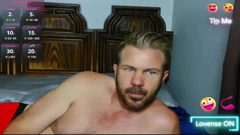 Snapshot of ahardman10 chatting on 06/02/26, 01:29 Blue Eyed Handsome Man online show from 06/02/26, 01:29