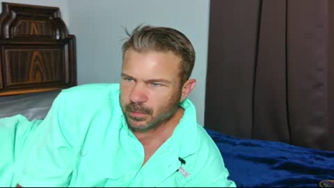 Snapshot of ahardman10 chatting on 06/10/26, 01:50 Blue Eyed Handsome Man online show from 06/10/26, 01:50