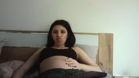 Selena online show from 11/08/25, 08:36