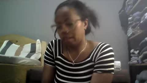 Snapshot of aicha_boobs chatting on 10/10/25, 04:17 Aicha boobs online show from 10/10/25, 04:17