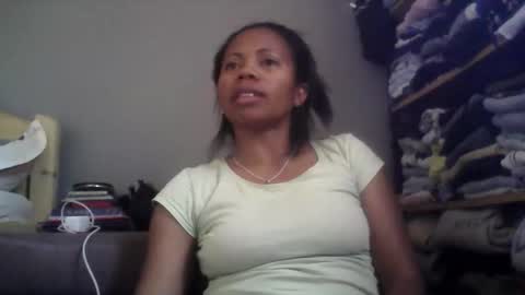 Snapshot of aicha_boobs chatting on 10/13/25, 03:50 Aicha boobs online show from 10/13/25, 03:50