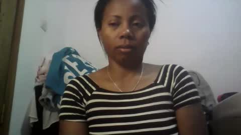 Snapshot of aicha_boobs chatting on 10/17/25, 01:09 Aicha boobs online show from 10/17/25, 01:09