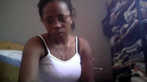 Snapshot of aicha_boobs chatting on 11/24/25, 07:08 Aicha boobs online show from 11/24/25, 07:08