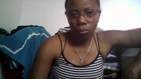 Snapshot of aicha_boobs chatting on 12/01/25, 07:24 Aicha boobs online show from 12/01/25, 07:24