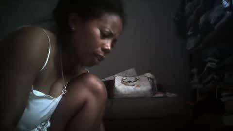 Snapshot of aicha_boobs chatting on 01/19/26, 03:32 Aicha boobs online show from 01/19/26, 03:32