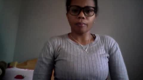 Snapshot of aicha_boobs chatting on 03/16/26, 05:24 Aicha boobs online show from 03/16/26, 05:24