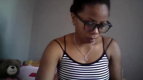 Snapshot of aicha_boobs chatting on 03/16/26, 05:44 Aicha boobs online show from 03/16/26, 05:44