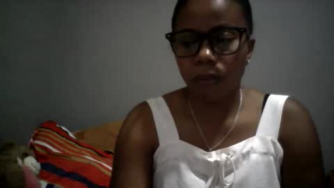 Snapshot of aicha_boobs chatting on 04/19/26, 03:33 Aicha boobs online show from 04/19/26, 03:33