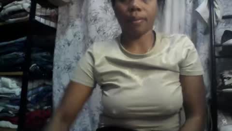 Snapshot of aicha_boobs chatting on 05/22/26, 12:29 Aicha boobs online show from 05/22/26, 12:29