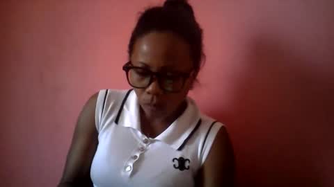 Snapshot of aicha_boobs chatting on 06/10/26, 06:56 Aicha boobs online show from 06/10/26, 06:56