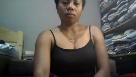 Snapshot of aicha_boobs chatting on 06/13/26, 02:42 Aicha boobs online show from 06/13/26, 02:42