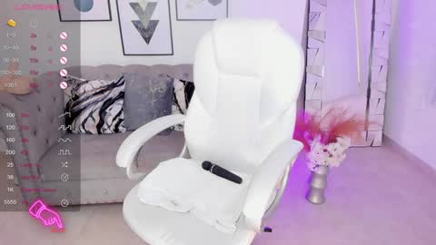 AIDA ADAMS online show from 01/11/25, 06:44