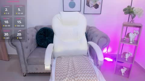 AIDA ADAMS online show from 11/25/25, 01:11