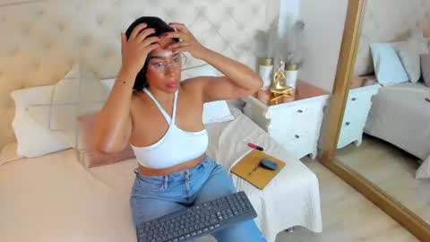 Snapshot of aida_adamss chatting on 06/22/26, 04:04 Aida online show from 06/22/26, 04:04