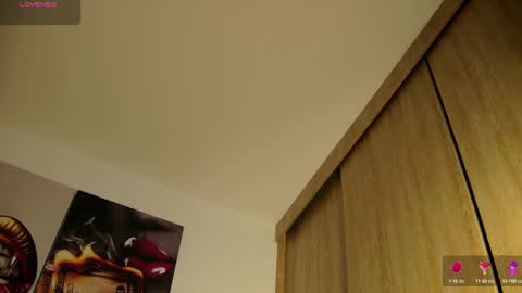 Snapshot of aidaadams chatting on 09/19/25, 10:05 Aida  online show from 09/19/25, 10:05