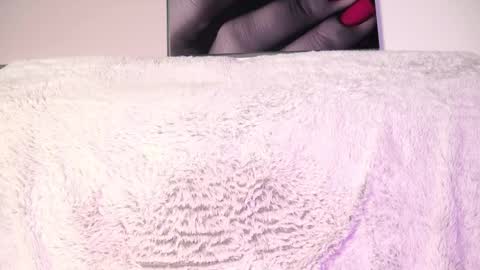 Snapshot of aidaadams chatting on 09/28/25, 04:45 Aida  online show from 09/28/25, 04:45