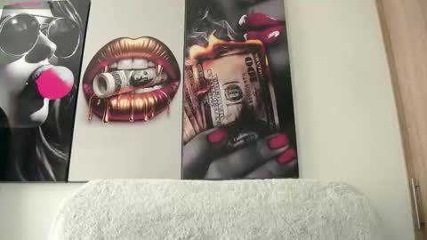 Snapshot of aidaadams chatting on 10/23/25, 08:18 Aida  online show from 10/23/25, 08:18