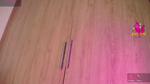 Snapshot of aidaadams chatting on 10/24/25, 11:28 Aida  online show from 10/24/25, 11:28