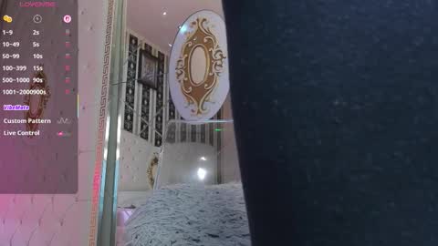 Snapshot of aidasina chatting on 10/18/25, 07:03 aidasina online show from 10/18/25, 07:03