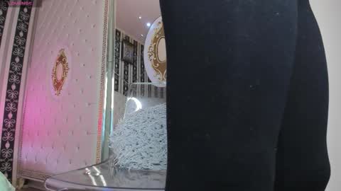 Snapshot of aidasina chatting on 11/20/25, 08:08 aidasina online show from 11/20/25, 08:08