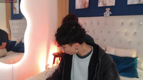 Snapshot of aiden_rivers_ chatting on 04/29/26, 01:15 Aiden online show from 04/29/26, 01:15