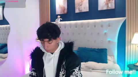 Snapshot of aiden_rivers_ chatting on 06/27/26, 01:17 Aiden online show from 06/27/26, 01:17