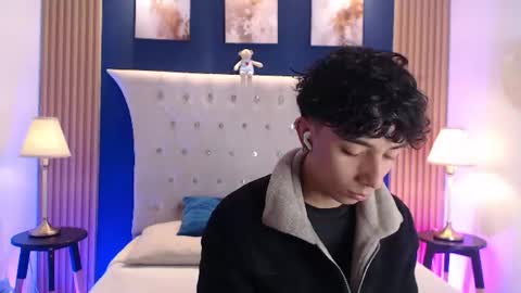Snapshot of aiden_rivers_ chatting on 07/03/26, 01:17 Aiden online show from 07/03/26, 01:17
