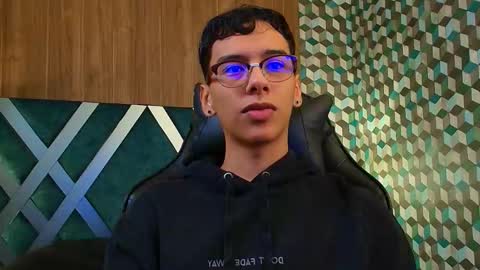 Snapshot of aiden_royce chatting on 09/26/25, 02:48 aiden_royce online show from 09/26/25, 02:48