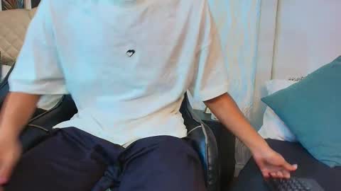 Snapshot of aiden_royce chatting on 09/29/25, 11:31 aiden_royce online show from 09/29/25, 11:31