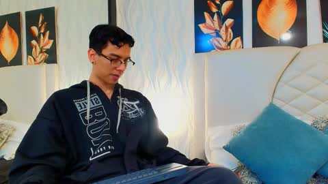 Snapshot of aiden_royce chatting on 10/15/25, 09:15 aiden_royce online show from 10/15/25, 09:15