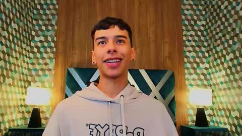 Snapshot of aiden_royce chatting on 11/08/25, 04:23 aiden_royce online show from 11/08/25, 04:23