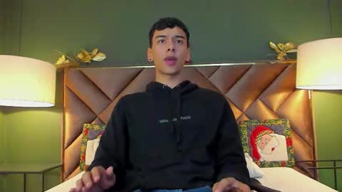 Snapshot of aiden_royce chatting on 11/30/25, 03:21 aiden_royce online show from 11/30/25, 03:21